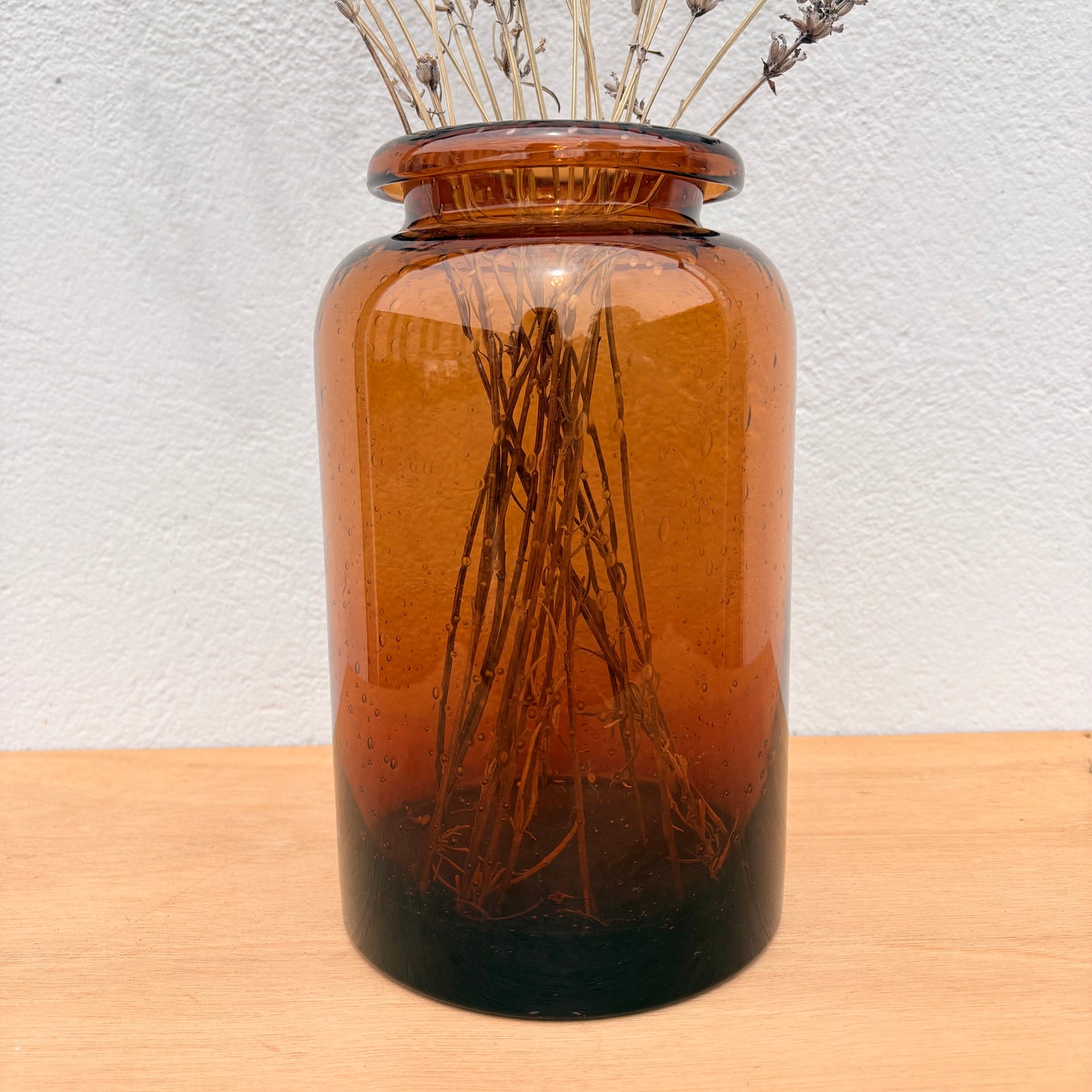 Grand pot en verre ambré