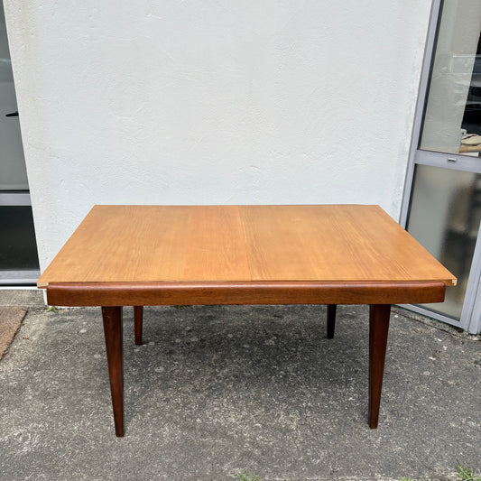 Table par Gustave Gautier