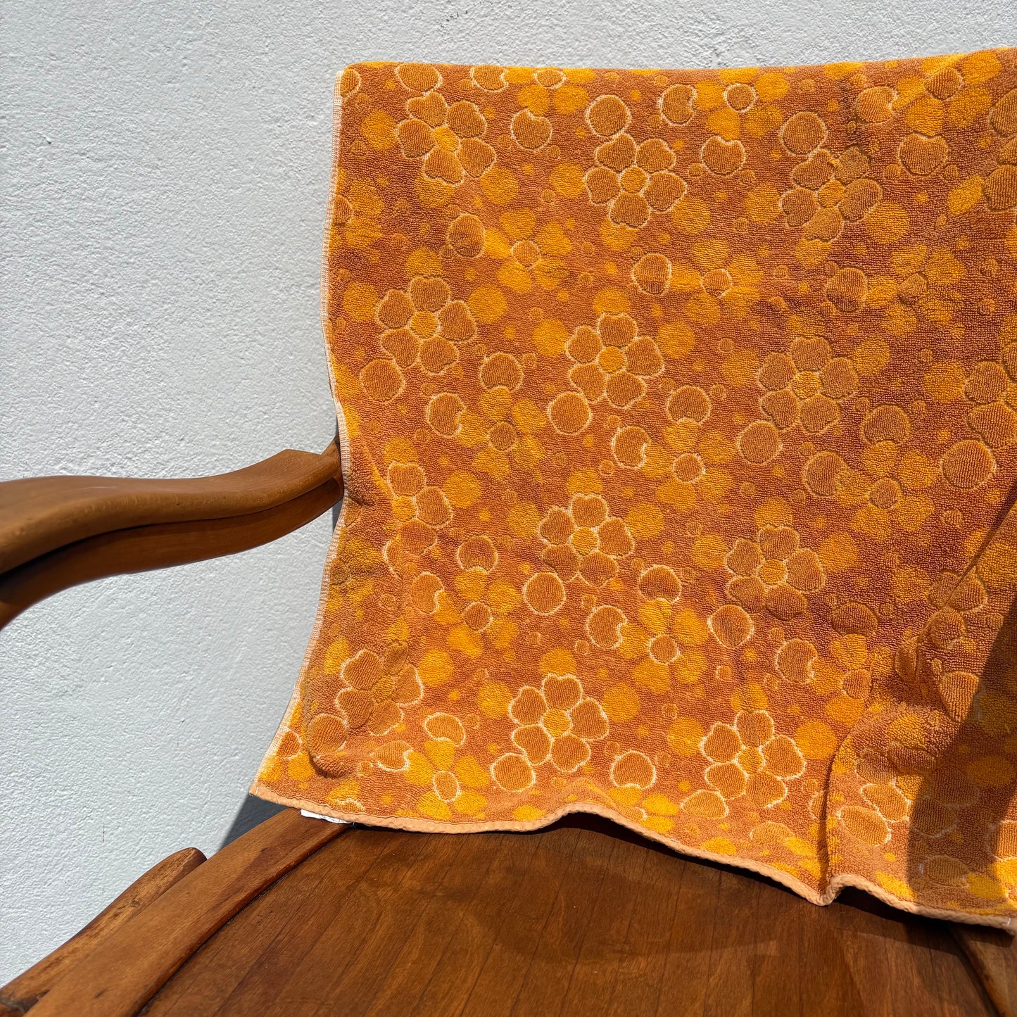 Serviettes de toilette neuves vintage