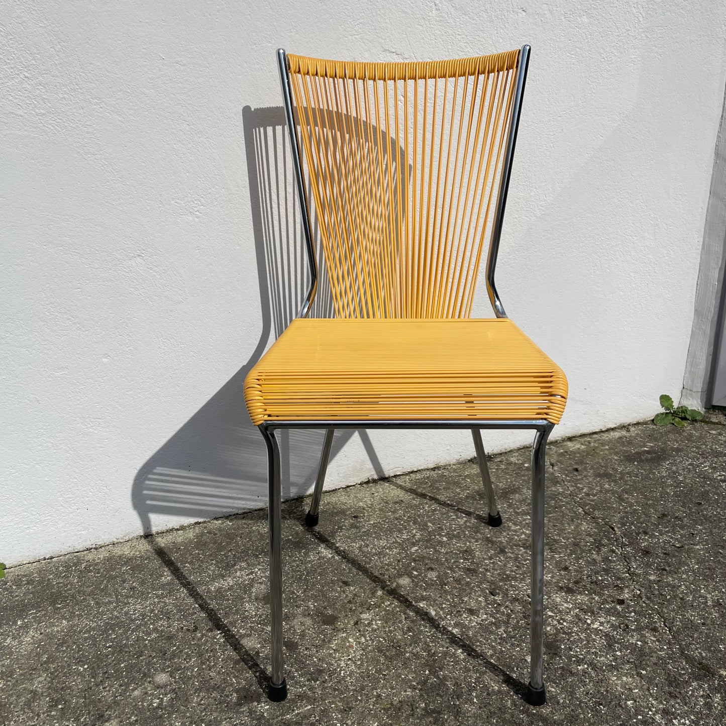 Chaise scoubidou jaune