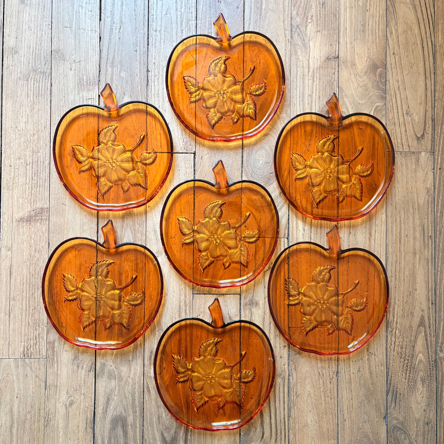 Lot de 7 assiettes pomme vintage
