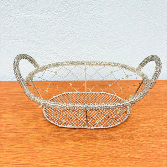 Panier en métal tressé