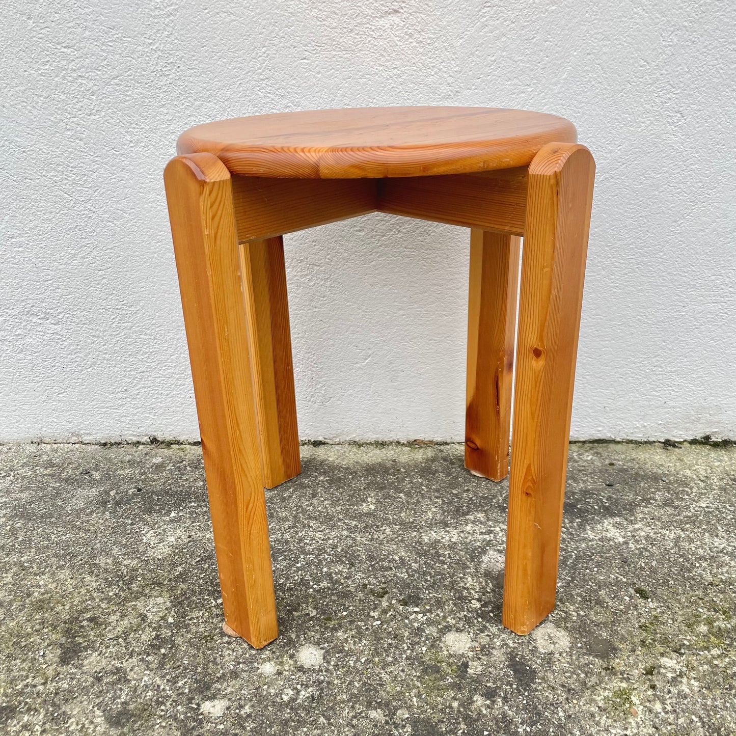 Tabouret en pin