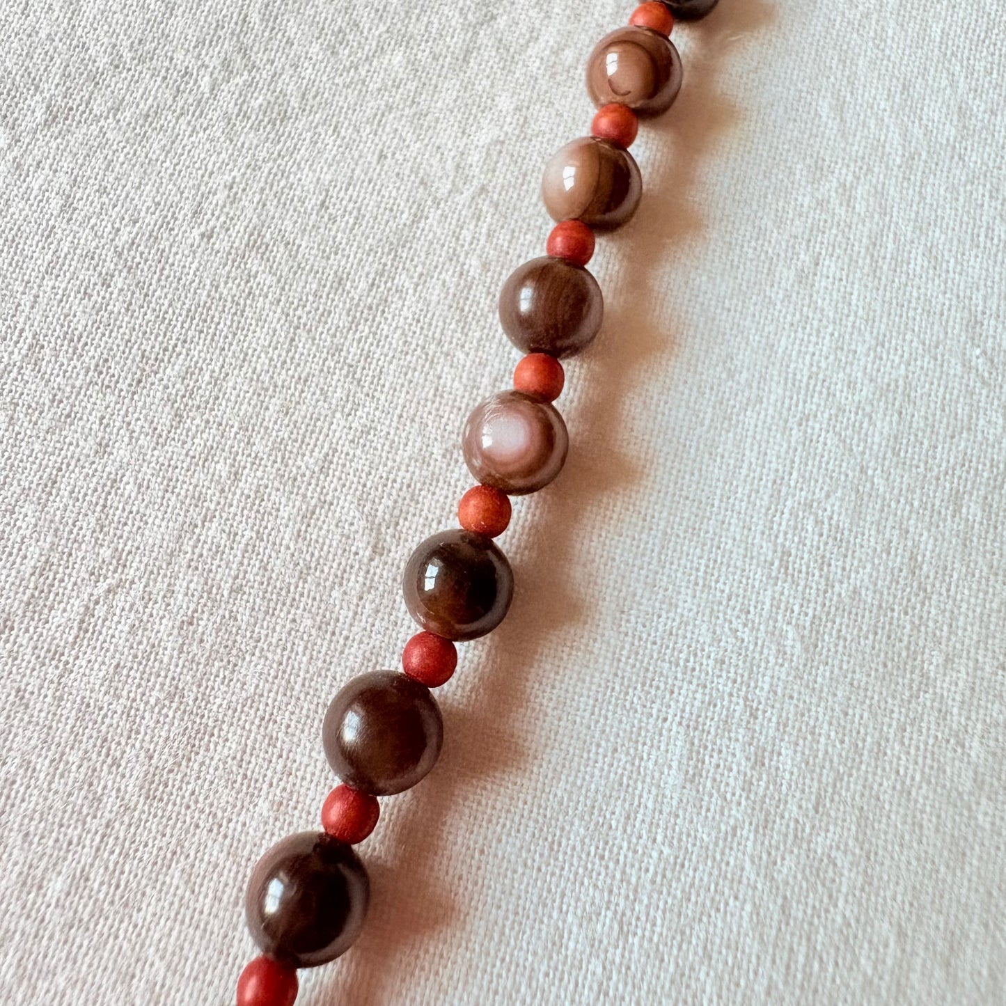 Sautoir en perles naturelles