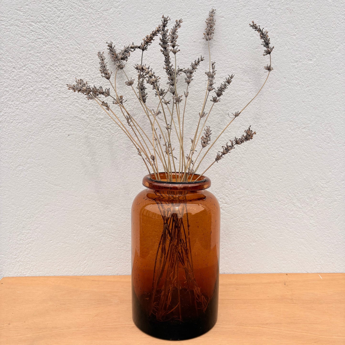 Grand pot en verre ambré