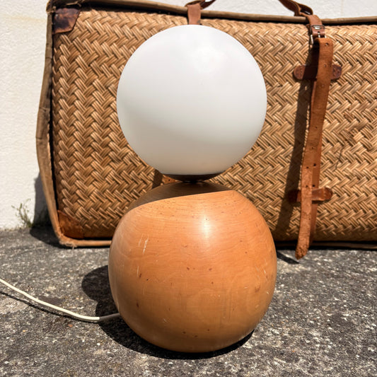 Lampe en bois tourné