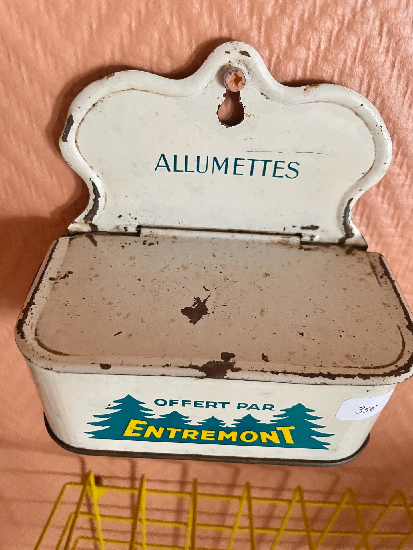 Boîte à allumettes en métal