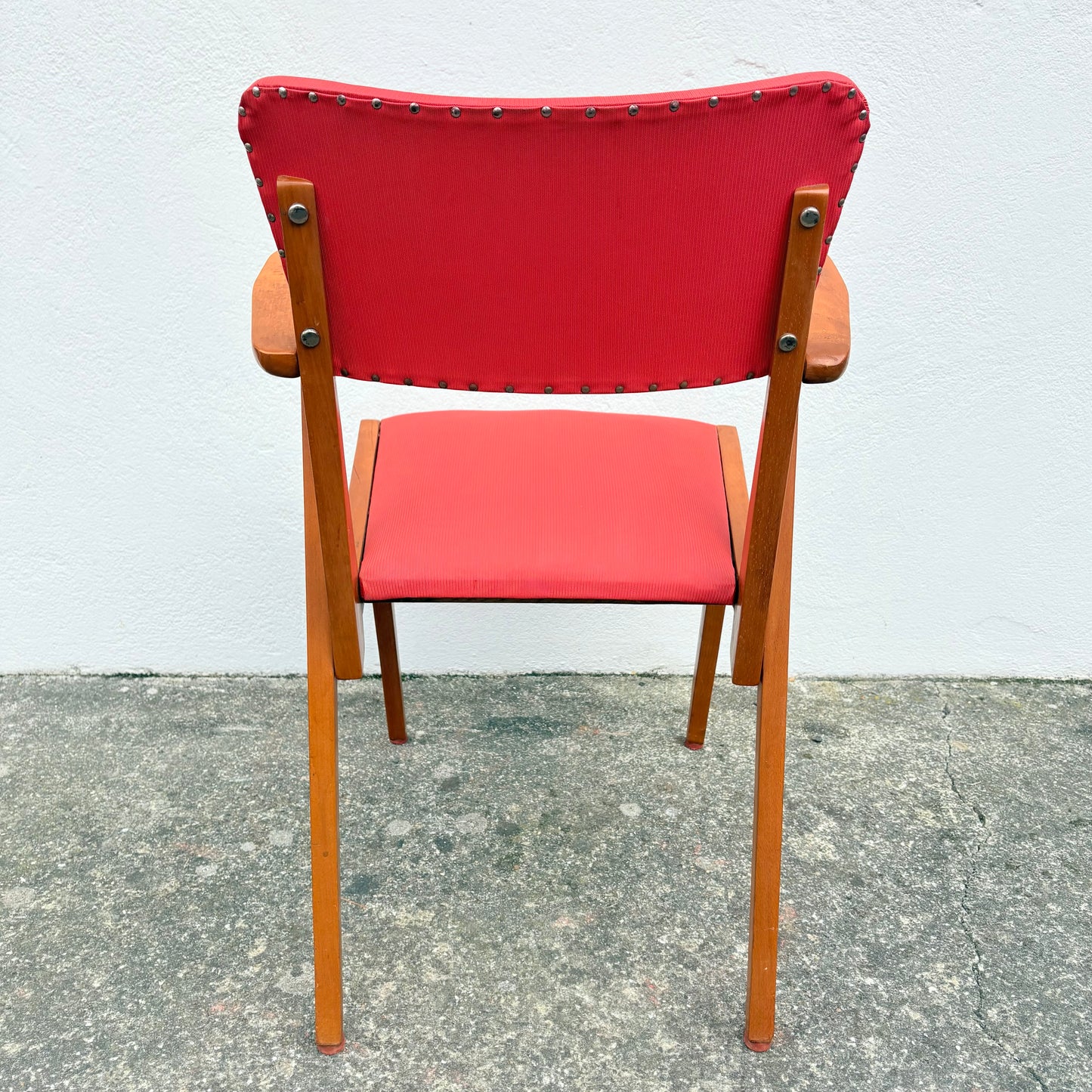 Fauteuil en bois rouge