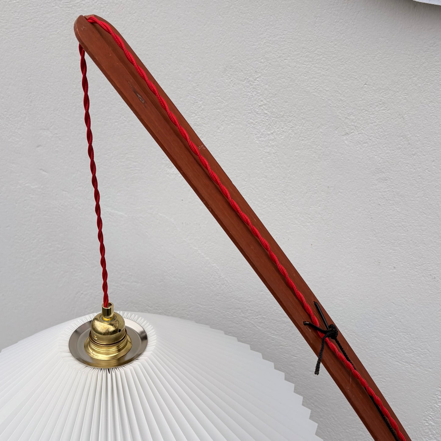 Lampadaire arc en teck