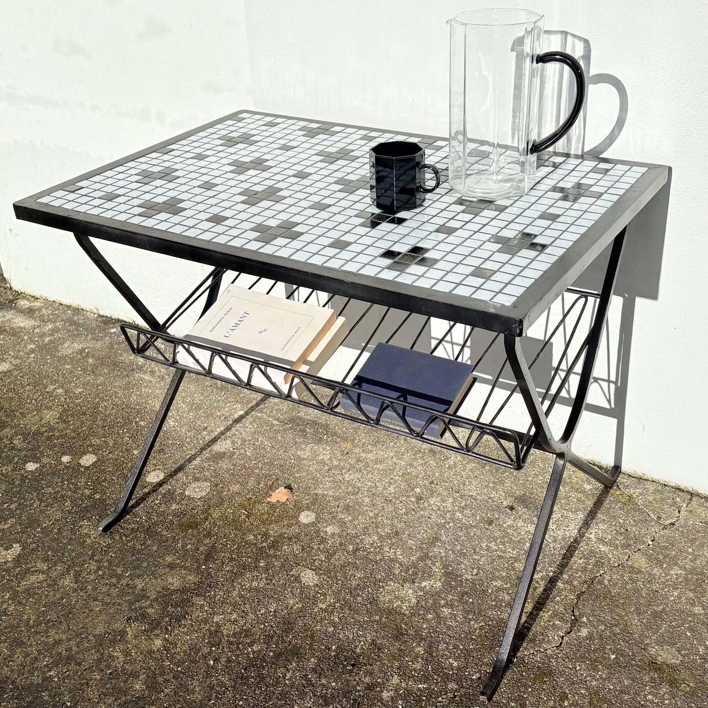 Table d’appoint en métal et mosaïque