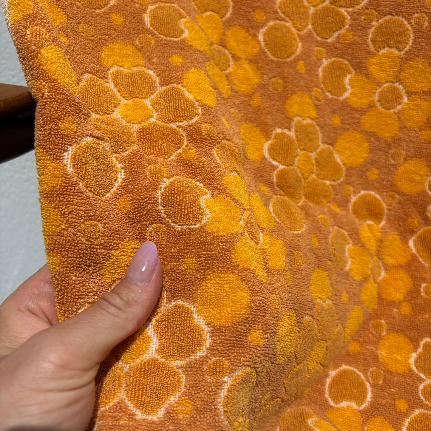 Serviettes de toilette neuves vintage