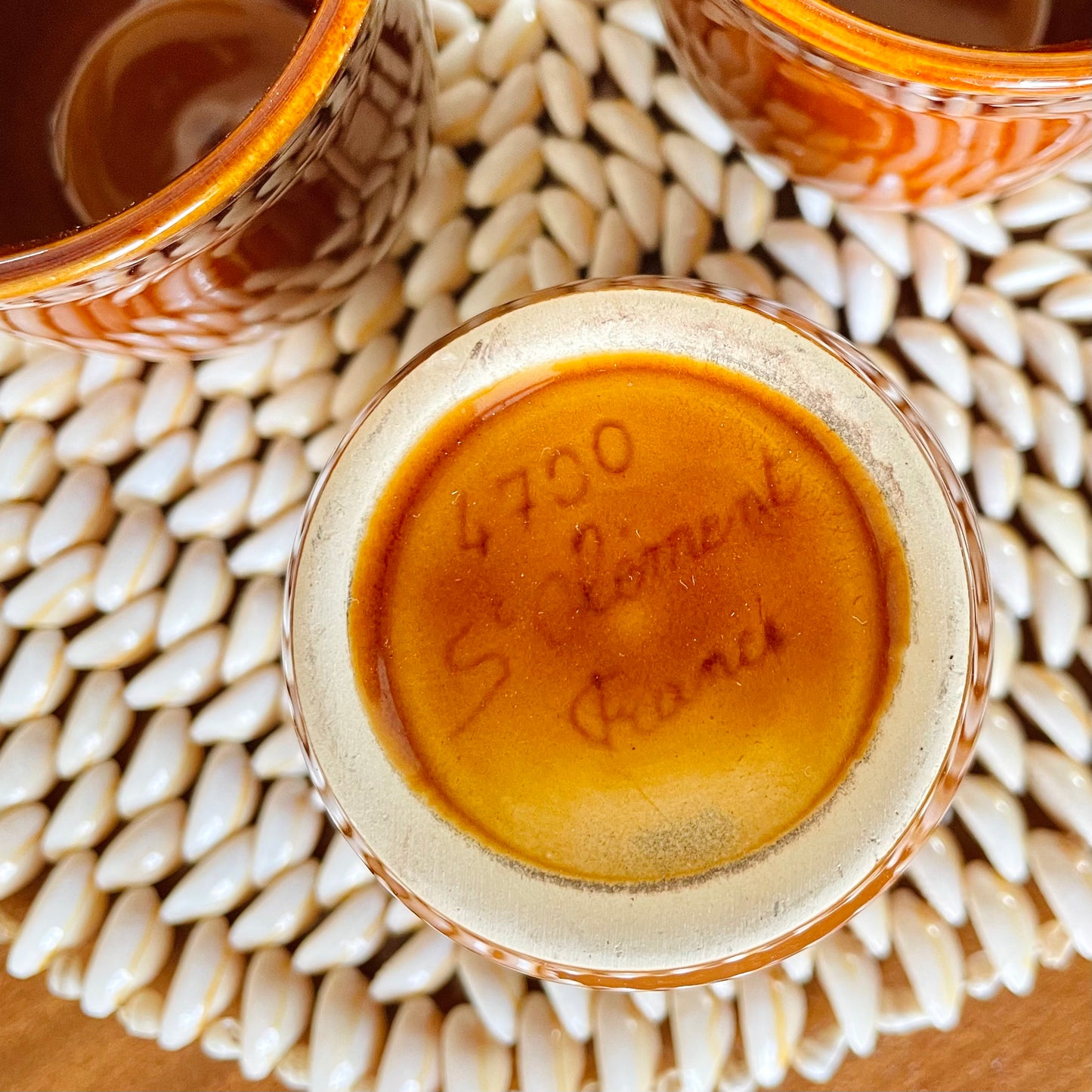 Lot de 5 tasses ou verres en grès