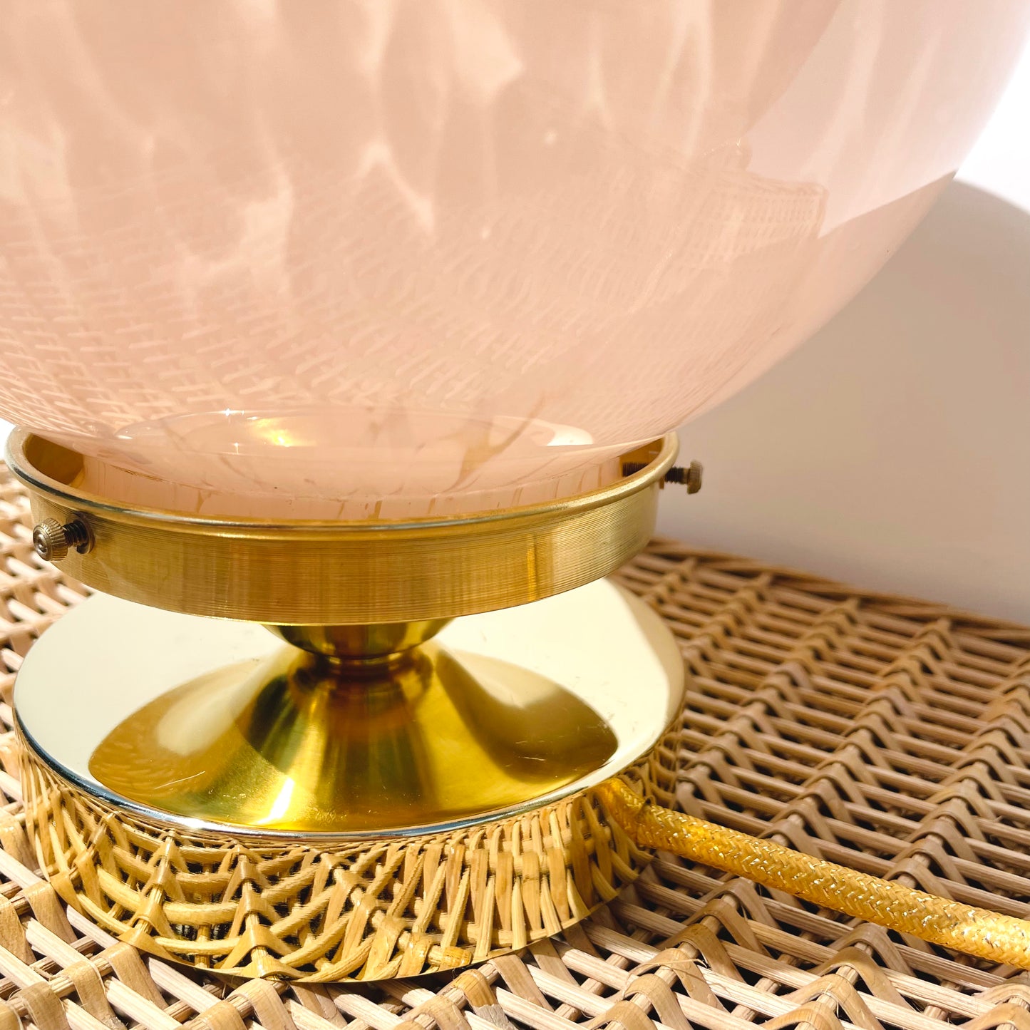 Lampe verre de Clichy rose