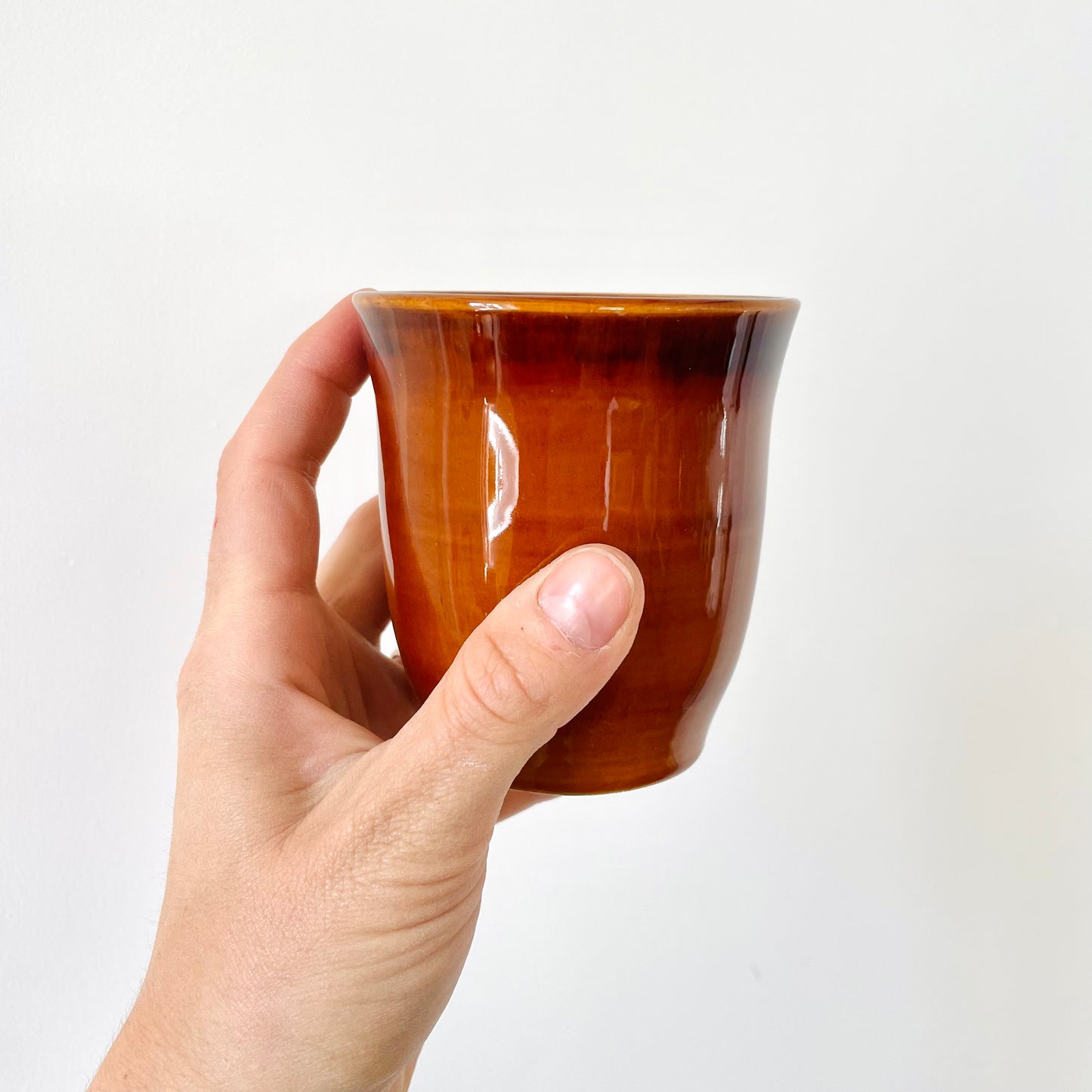 Lot de 5 tasses ou verres en grès