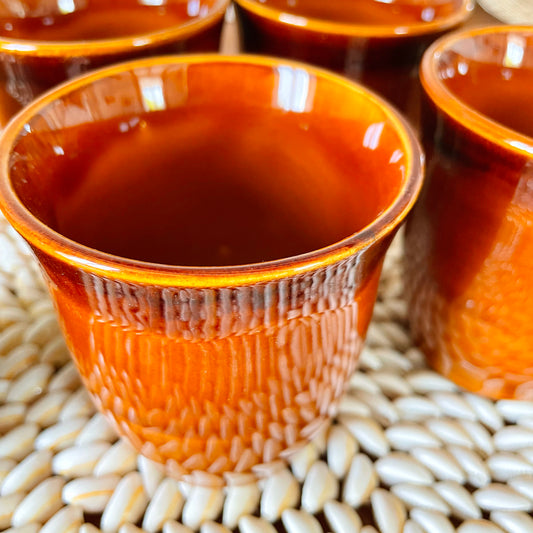 Lot de 5 tasses ou verres en grès