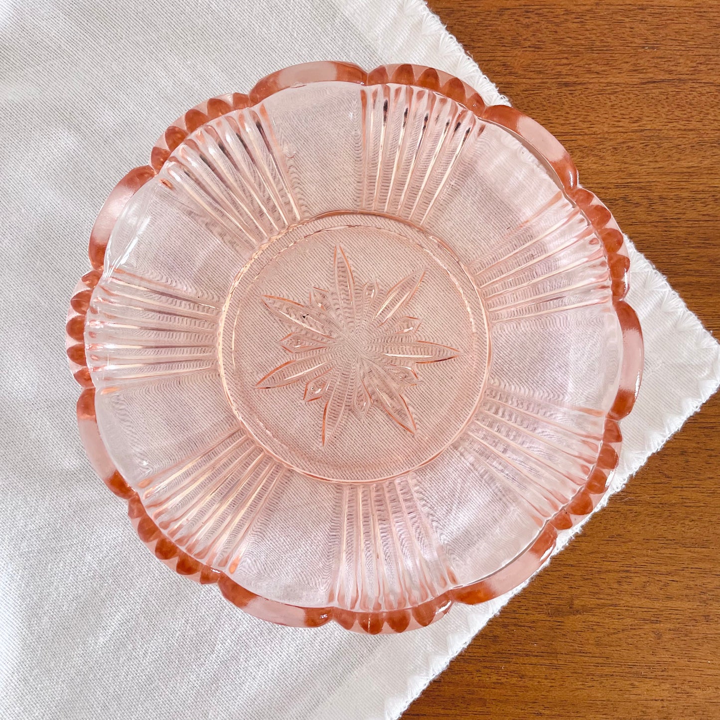 Paire de coupelles en verre rose Pontrieux