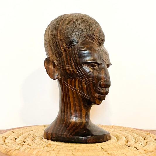 Art africain, tête en bois sculpté