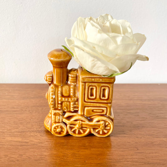 Mini vase en céramique moutarde motif train